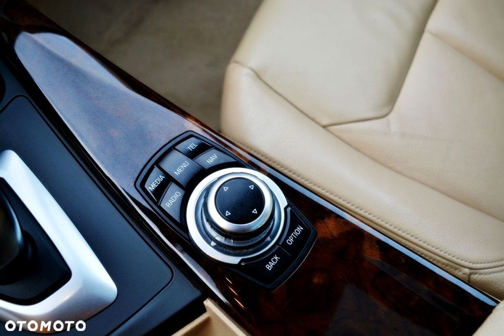 BMW 3GT 318d Modern Line - 22