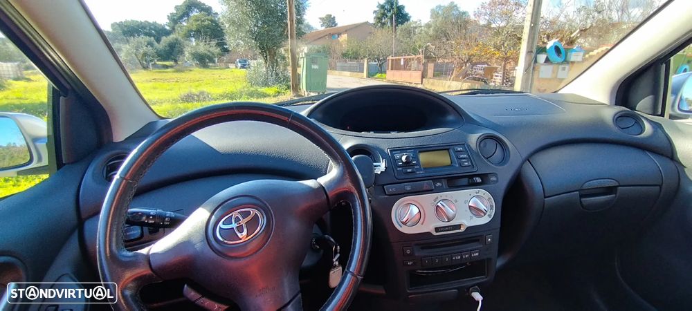 Toyota Yaris 1.0 Terra AC - 11