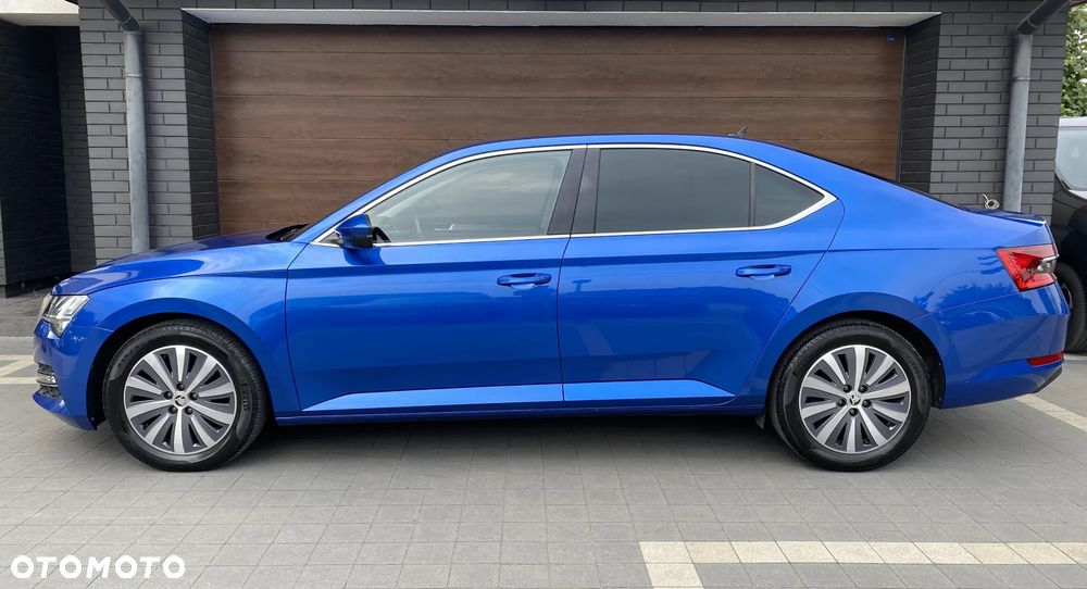 Skoda Superb 2.0 TDI SCR Style DSG - 4