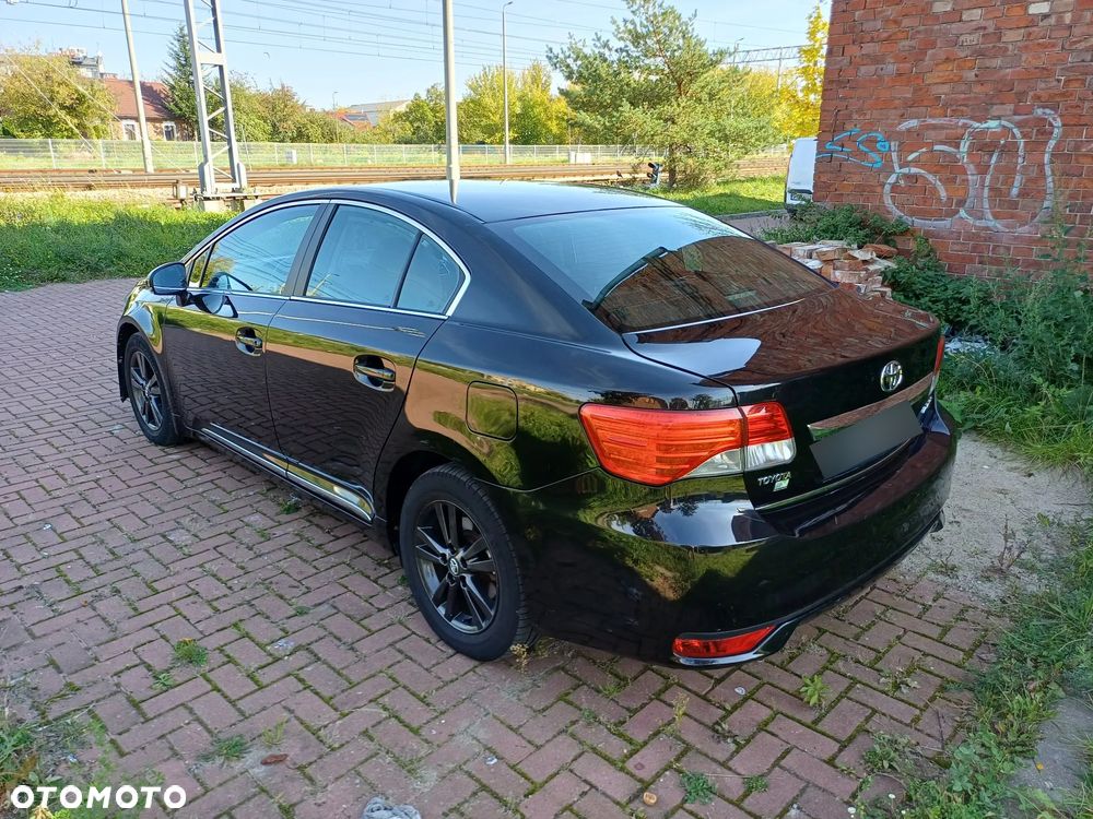 Toyota Avensis 2.0 D-4D Executive - 7