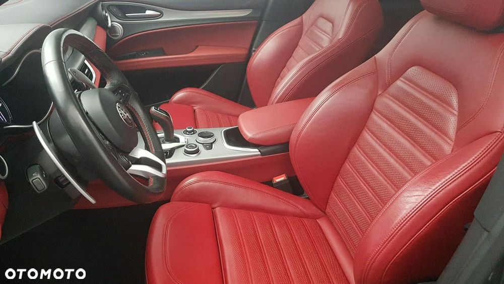 Alfa Romeo Stelvio - 15