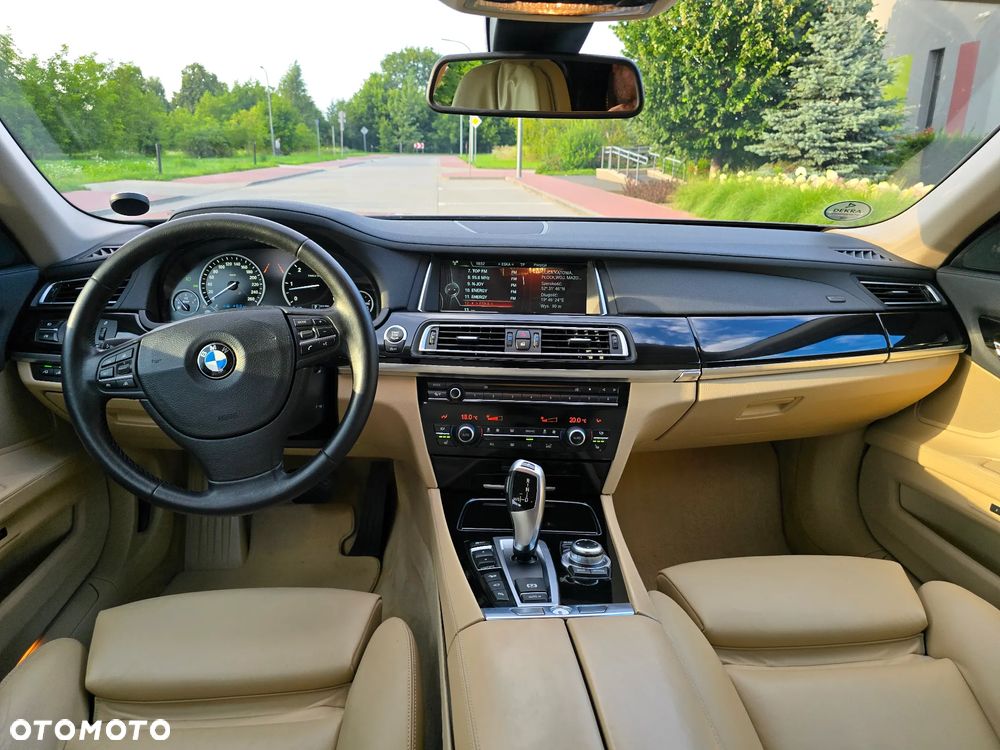 BMW Seria 7 750d xDrive Blue Performance Edition Exclusive - 29