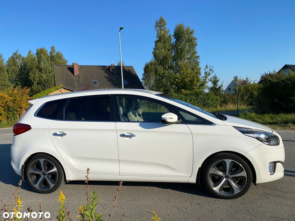 Kia Carens 2013 photo 2