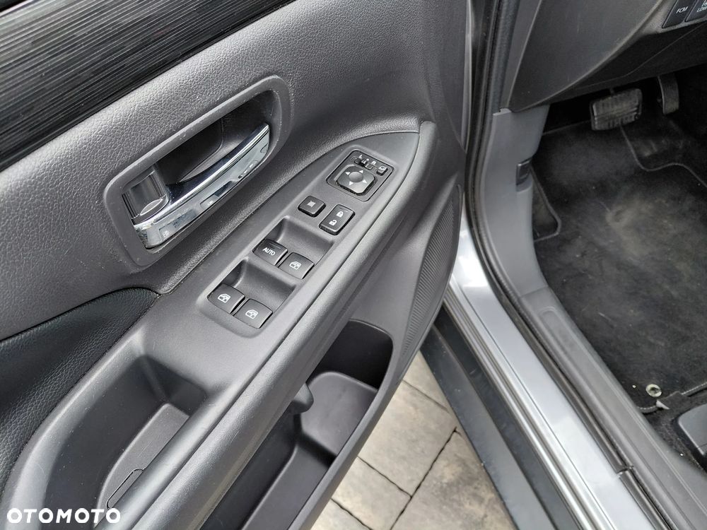 Mitsubishi Outlander 2.0 Instyle SDA 4WD CVT - 19