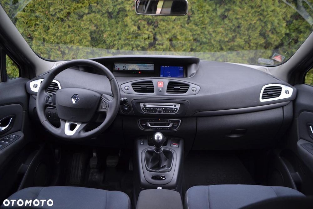 Renault Scenic 1.5 dCi Privilege - 23