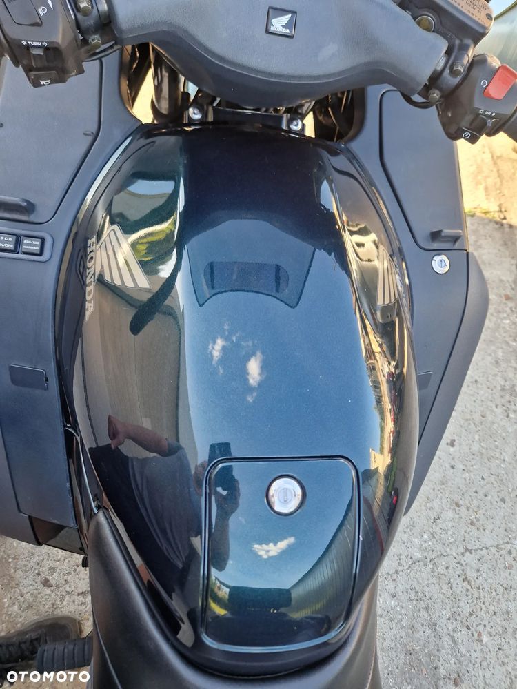 Honda ST - 39