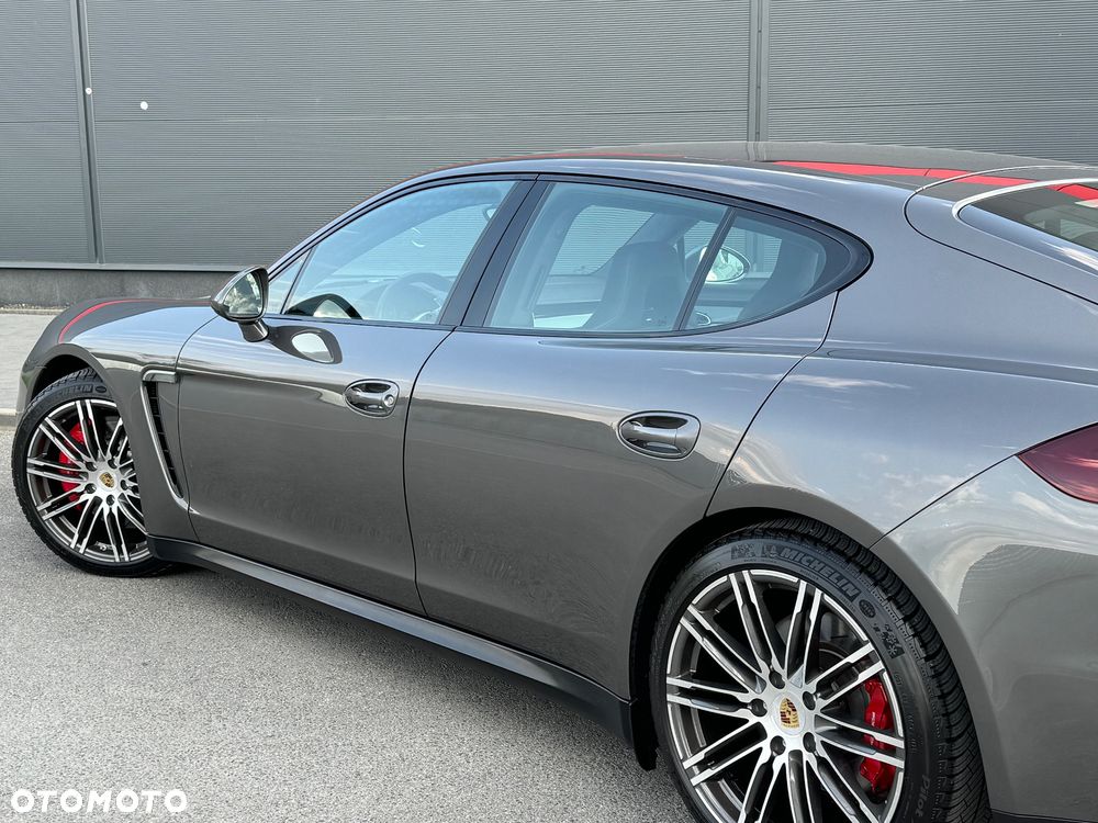 Porsche Panamera - 16