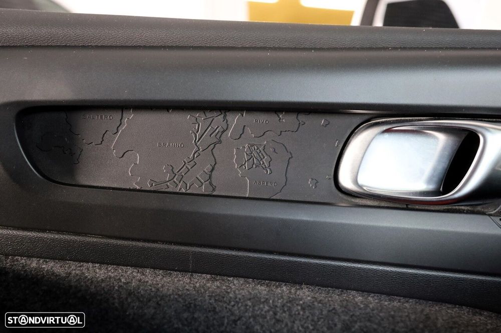 Volvo XC 40 1.5 T2 Momentum Core Geartronic - 16