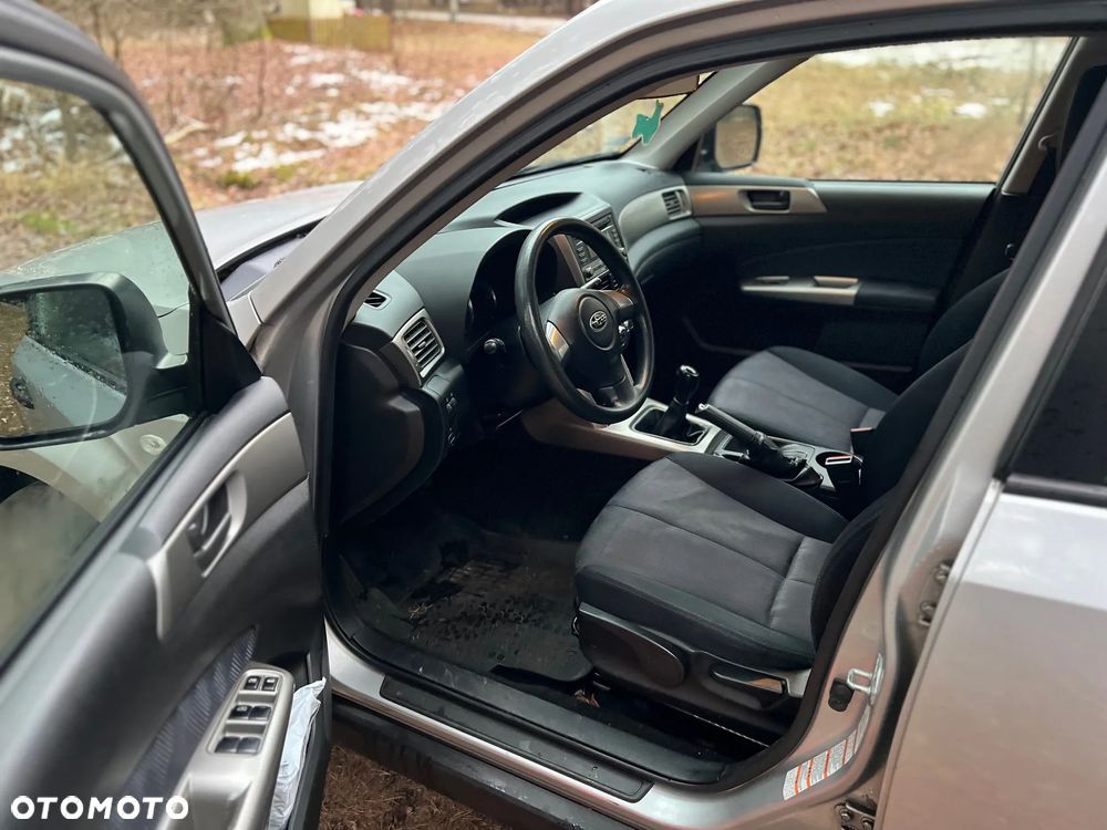 Subaru Forester 2.0 XA Euro5 - 32