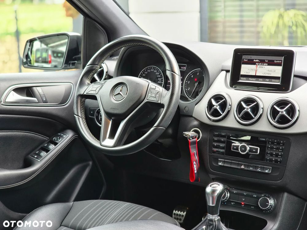 Mercedes-Benz Klasa B 180 BlueEFFICIENCY Edition Style - 25