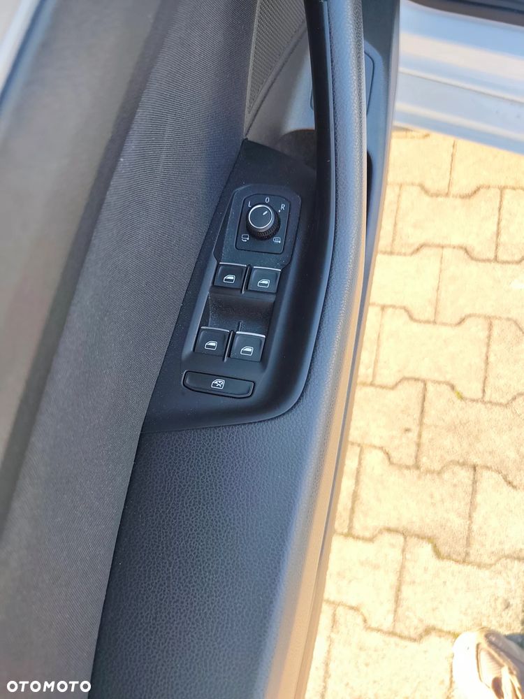 Volkswagen Passat 2.0 TDI BMT Comfortline - 15