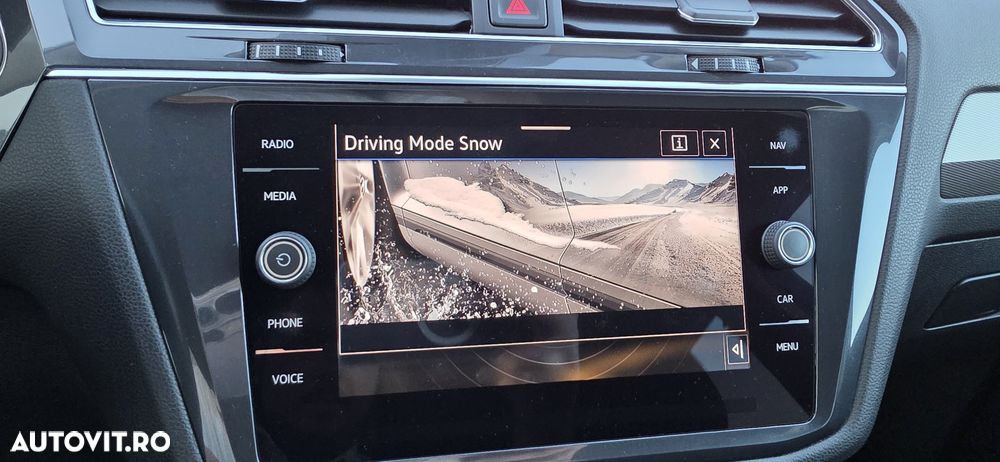 Volkswagen Tiguan 2.0 TDI SCR 4MOTION DSG R-Line - 35