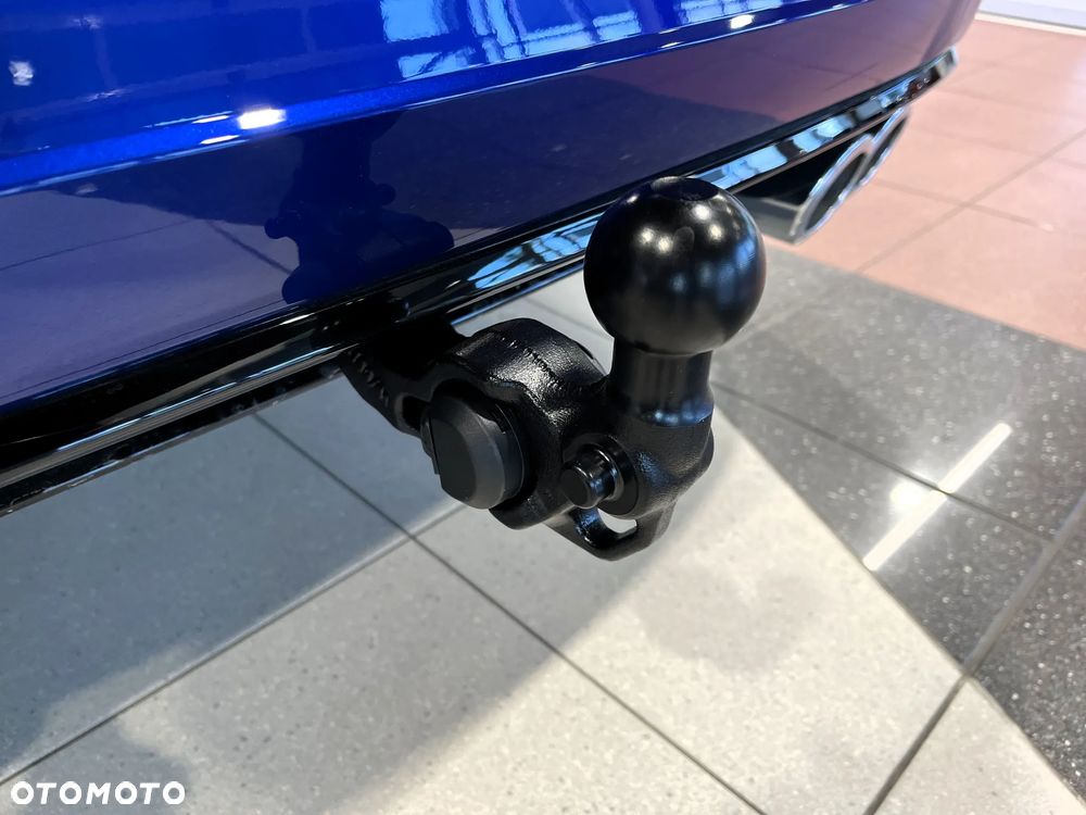 Volkswagen Golf Variant 2.0 TSI 4Motion R - 32