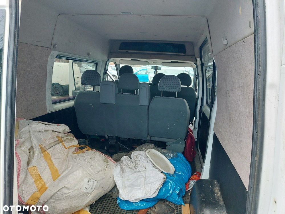 Ford Transit - 12