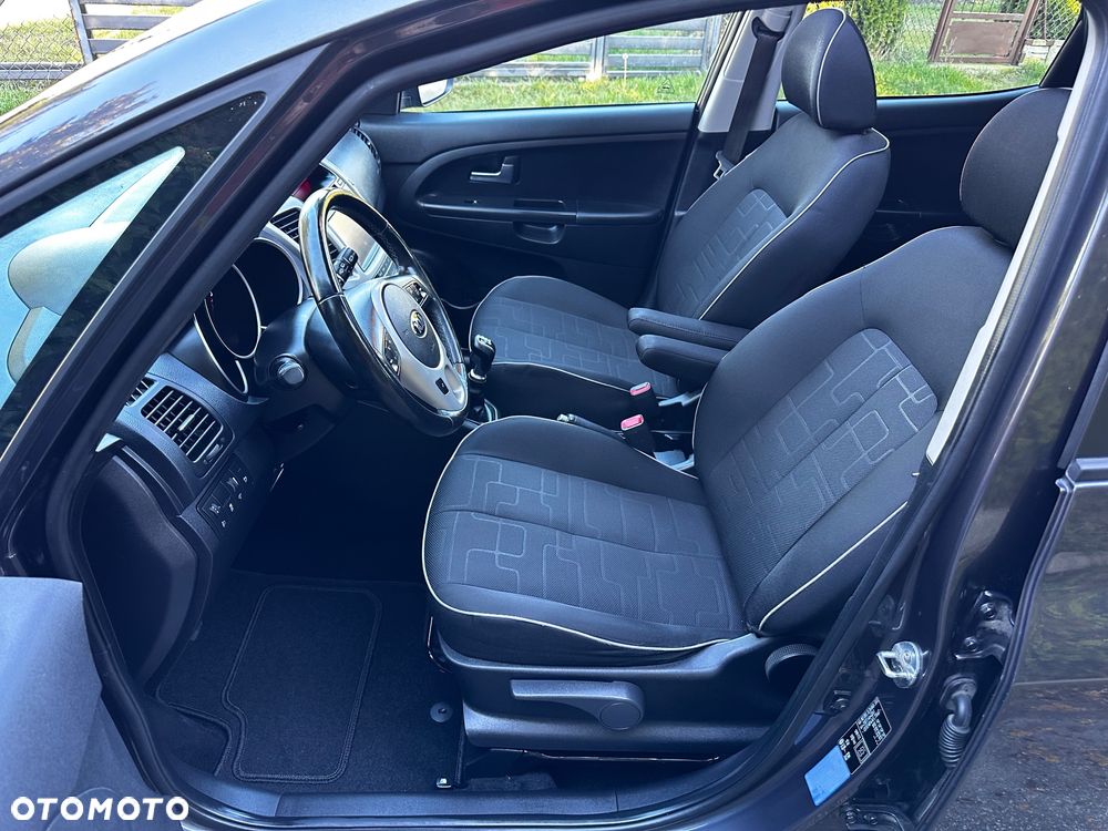 Kia Venga 1.6 CRDi 128 Business Line - 17