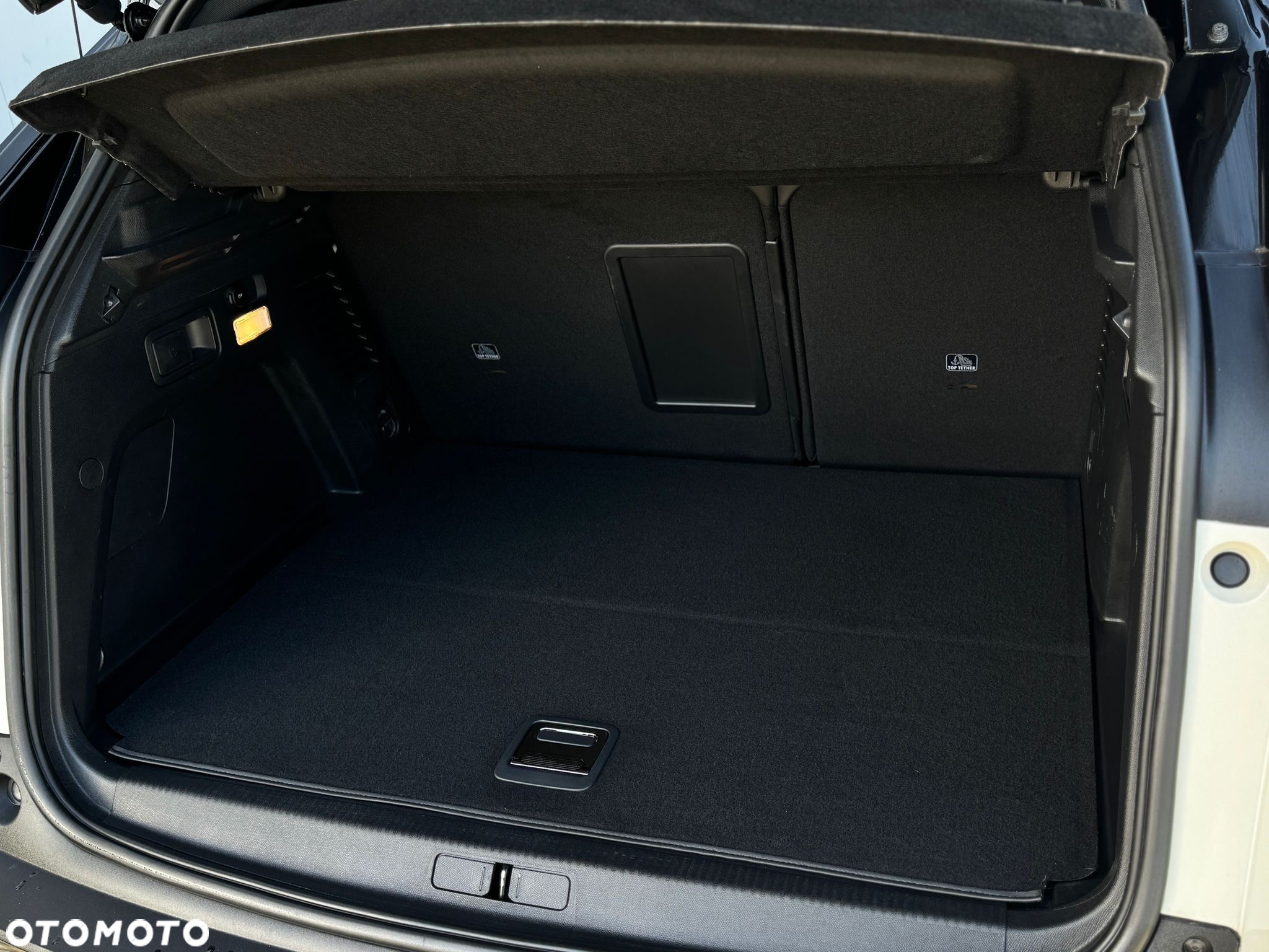 Peugeot 3008 1.6 PureTech HYbrid GT Line S&S EAT8 - 26