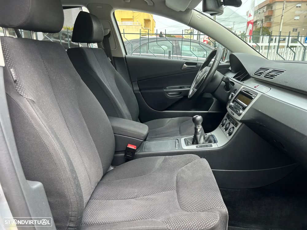 VW Passat 2.0 TDI Trendline Pack - 26