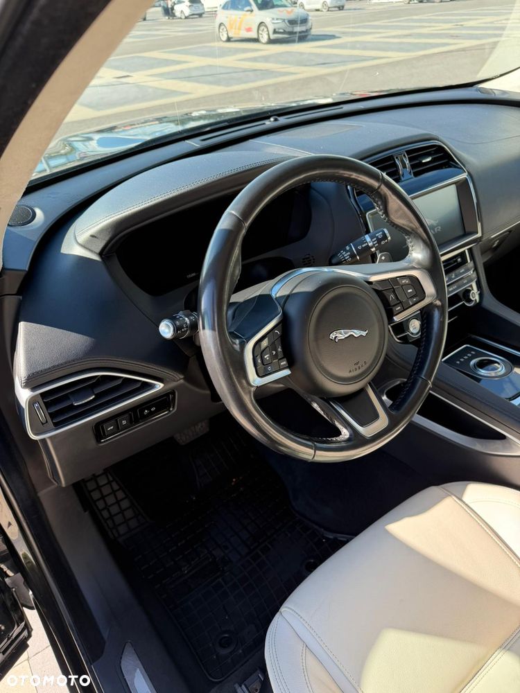 Jaguar F-Pace 2.0 i4D AWD Prestige - 18