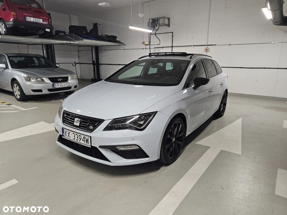Seat Leon ST 1.5 TSI ACT DSG OPF FR Black Matt Edition - 3
