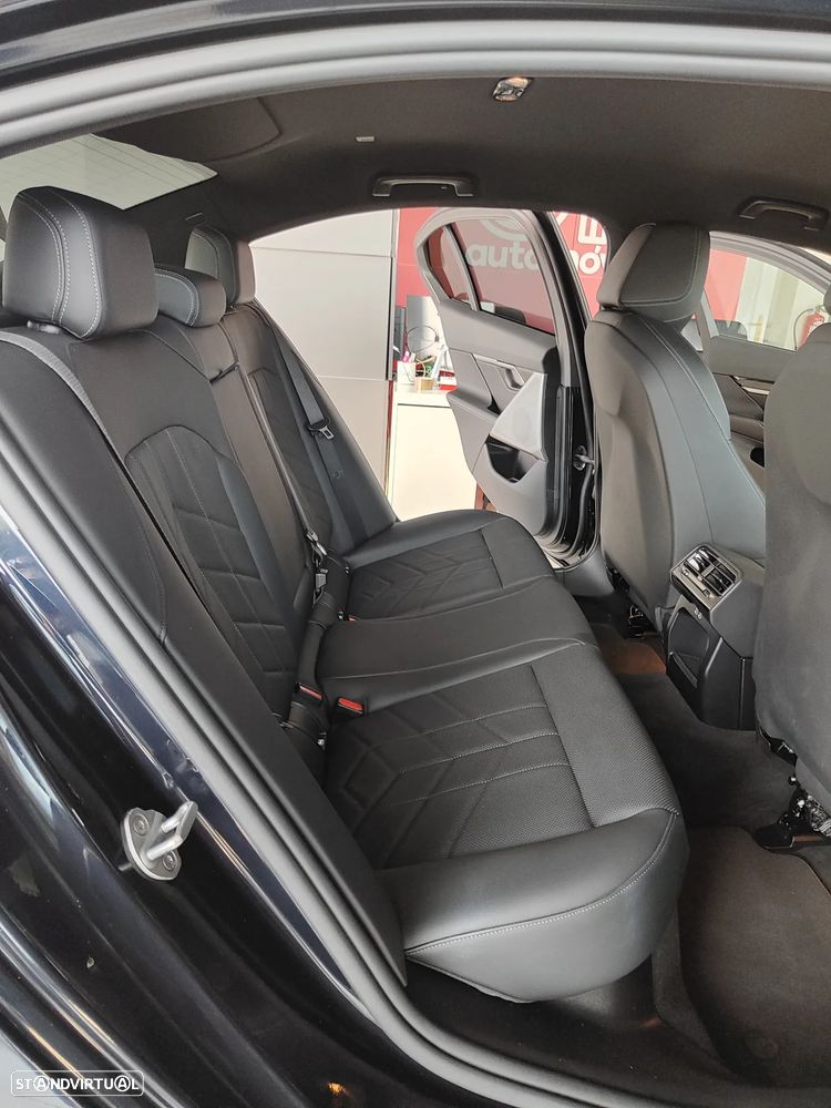 BMW 530 e Pack Desportivo M — fotografia 18