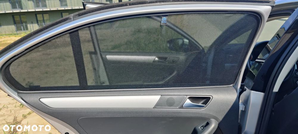 Volkswagen Jetta 1.6 TDI Trendline - 28