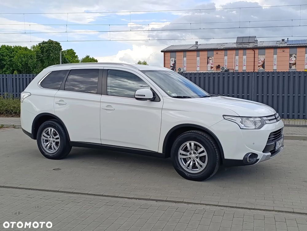 Mitsubishi Outlander 2.0 Intense + Navi 4WD CVT - 23