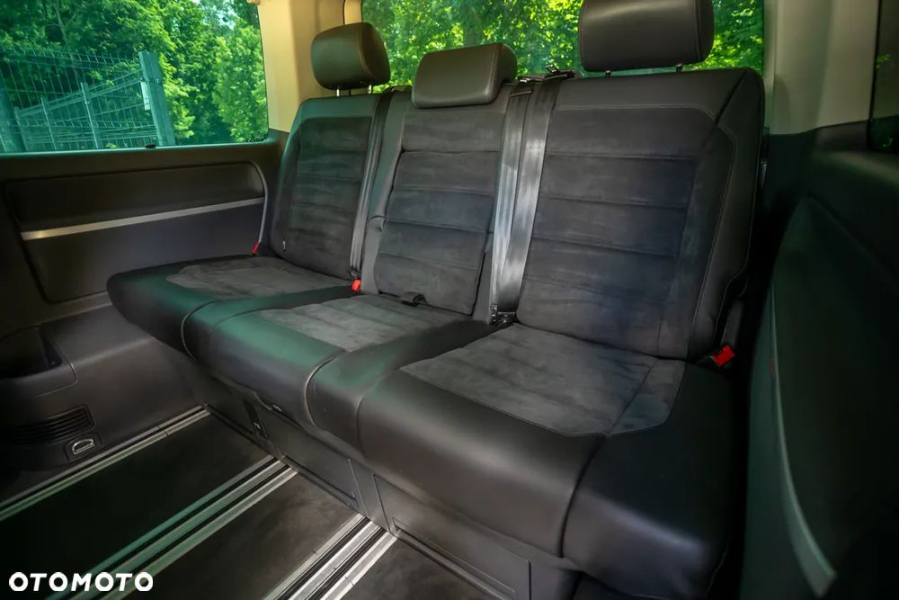 Volkswagen Multivan - 12