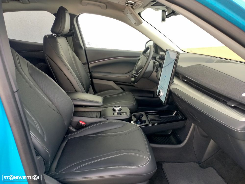 Ford Mustang Mach-E AWD PREMIUM - 13