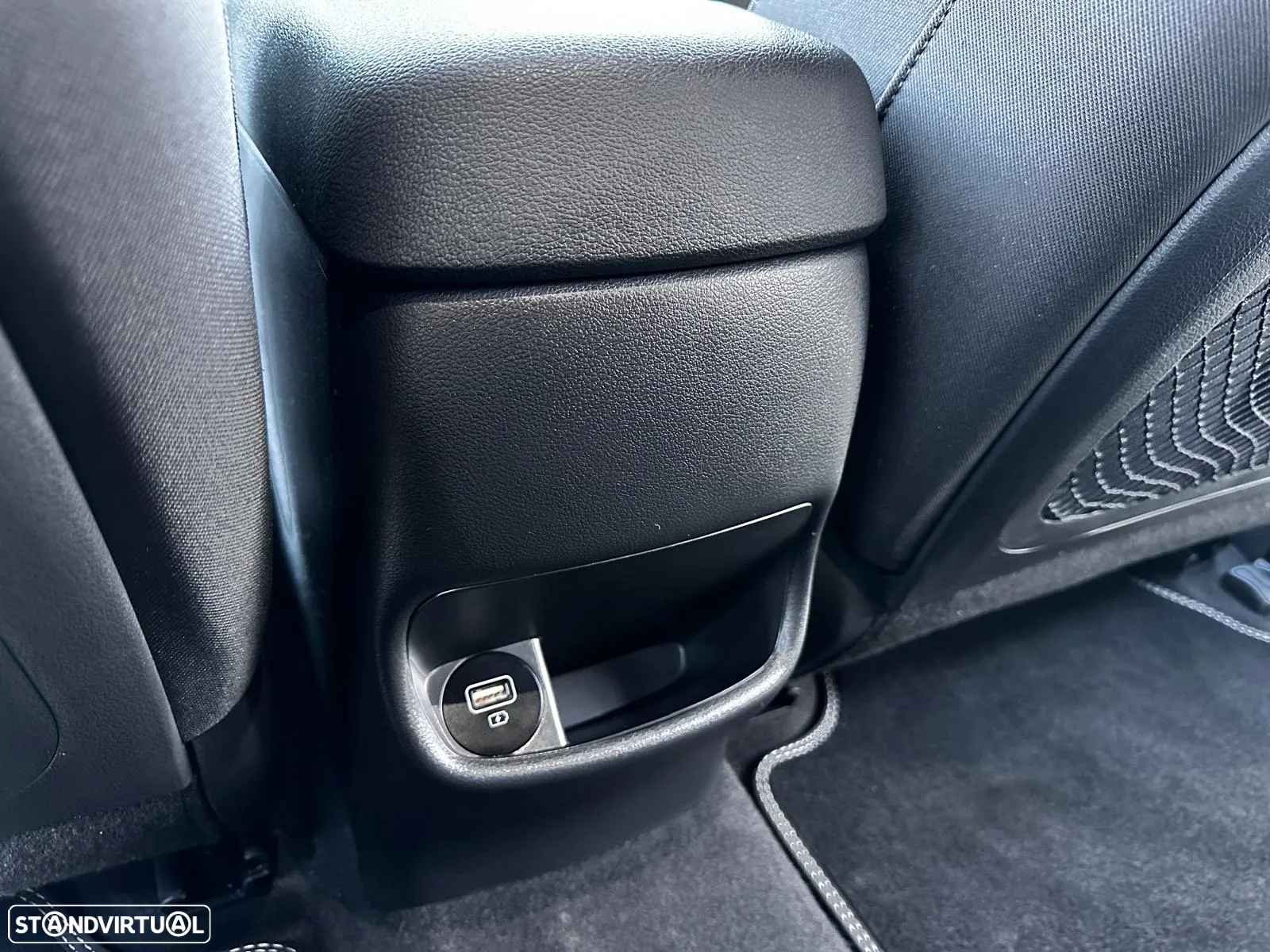 Hyundai Kauai EV 64 kWh Premium - 28