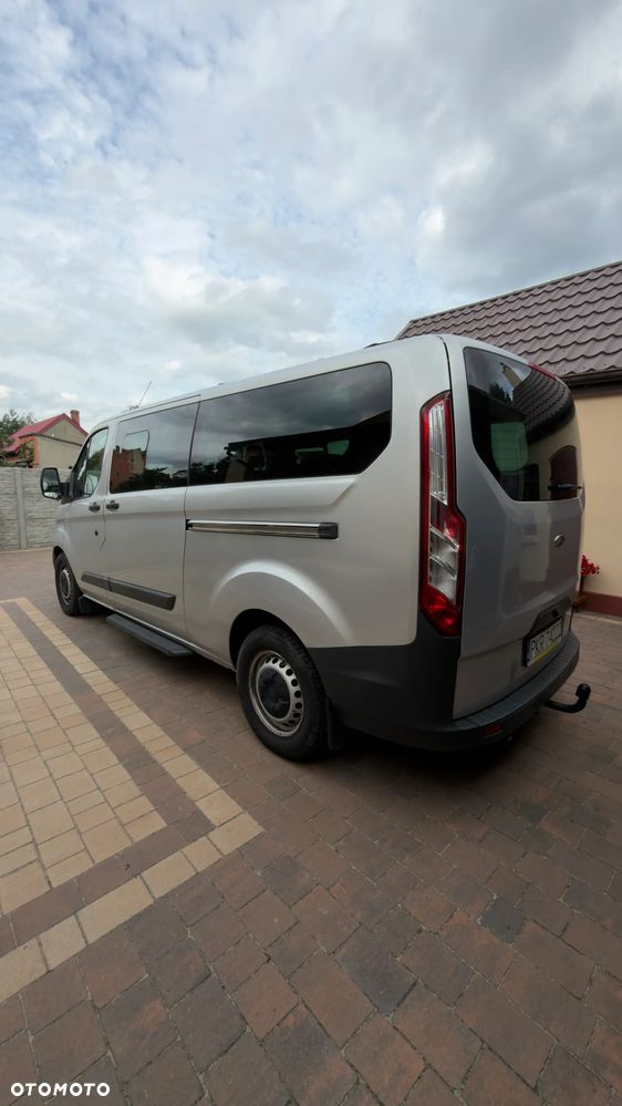 Ford Tourneo Custom - 9