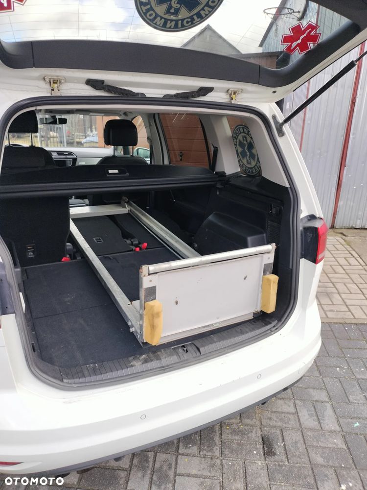 Volkswagen Touran - 19