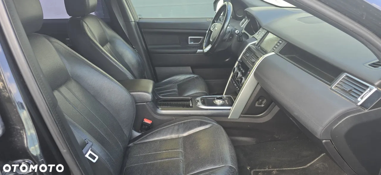Land Rover Discovery Sport - 30
