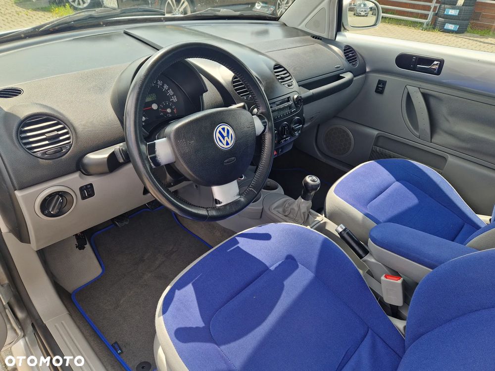 Volkswagen New Beetle - 9