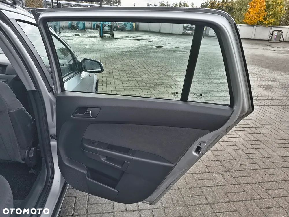 Opel Astra 1.6 Enjoy - 19