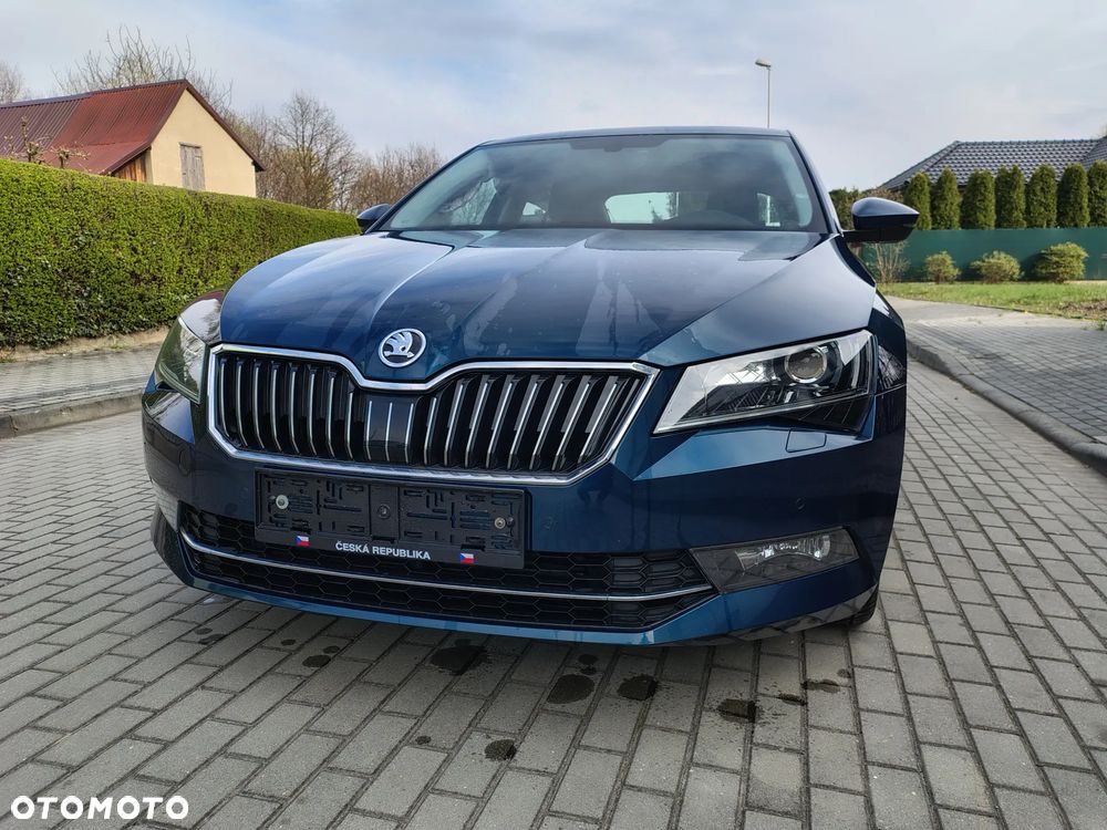 Skoda Superb 2.0 TDI Premium Edition - 2