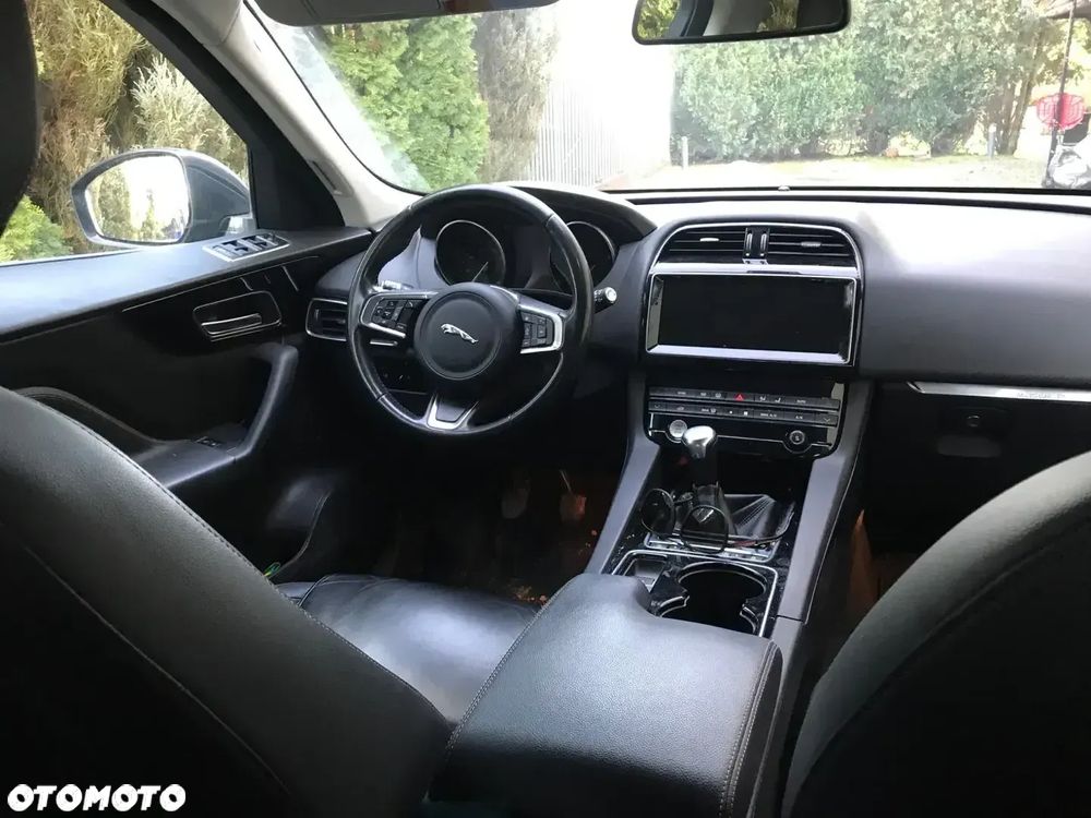 Jaguar F-Pace - 5
