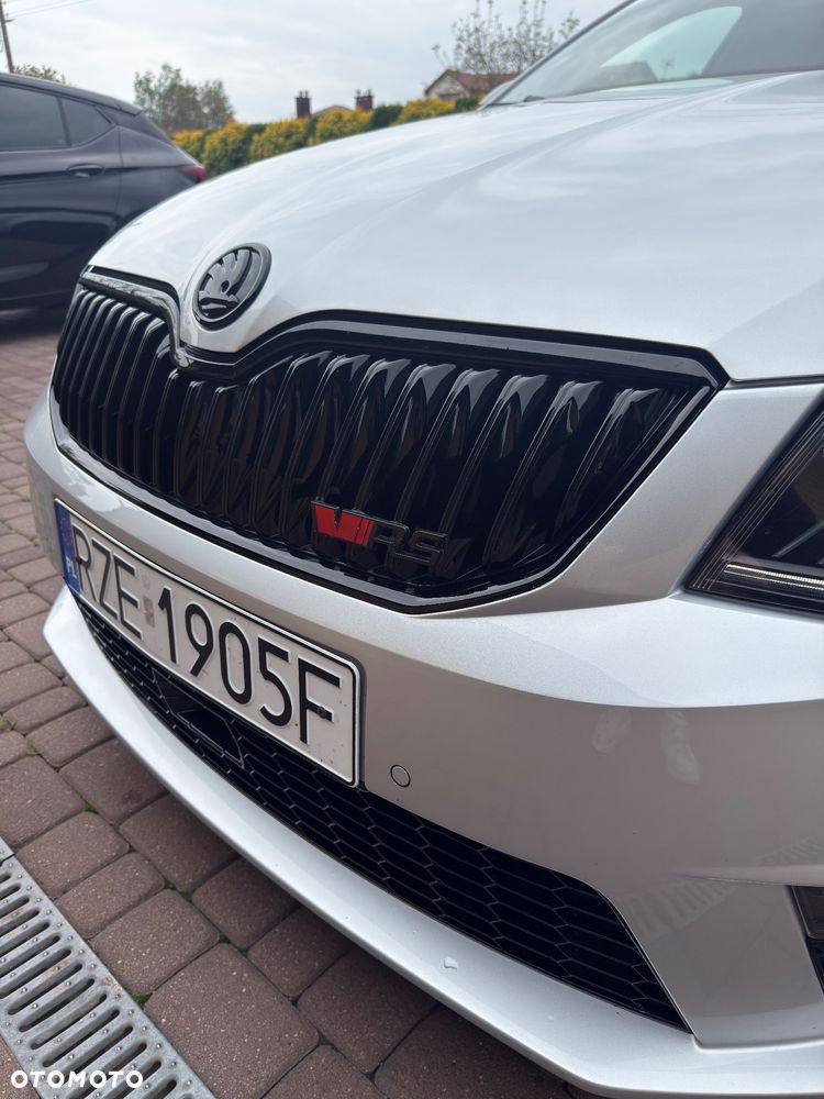 Skoda Octavia 2.0 TDI DSG RS - 9