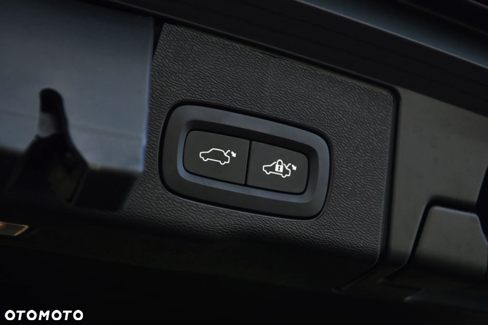 Volvo XC 60 T8 Plug-In Hybrid AWD Plus Dark - 36