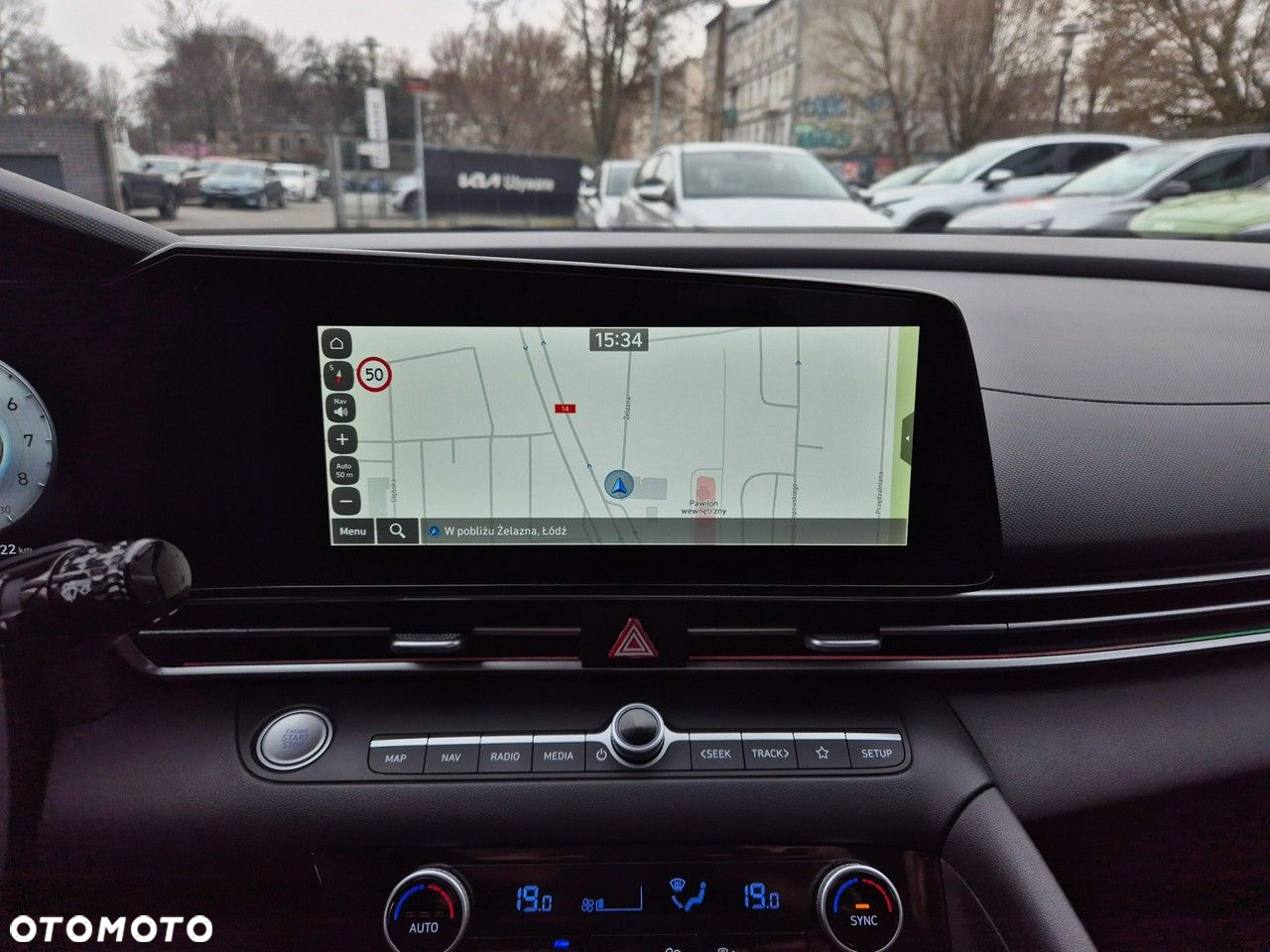 Hyundai Elantra - 26