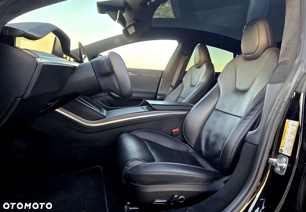 Tesla Model S Plaid - 10