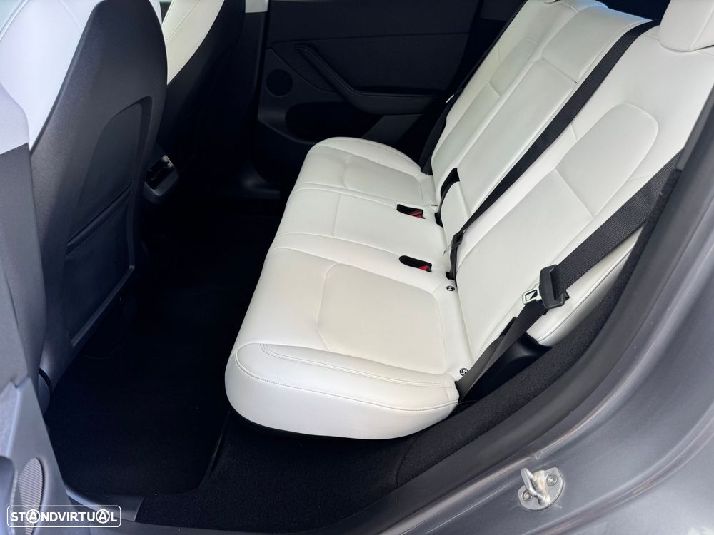 Tesla Model Y Long Range Tração Traseira - 36