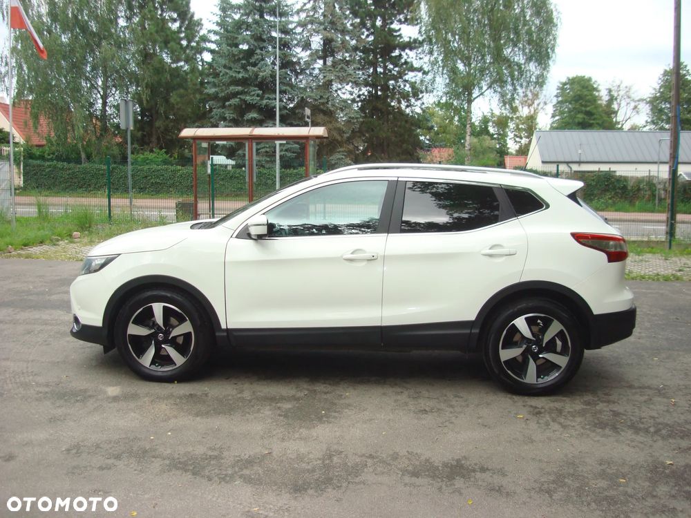 Nissan Qashqai 1.6 DCi Xtronic TEKNA - 8