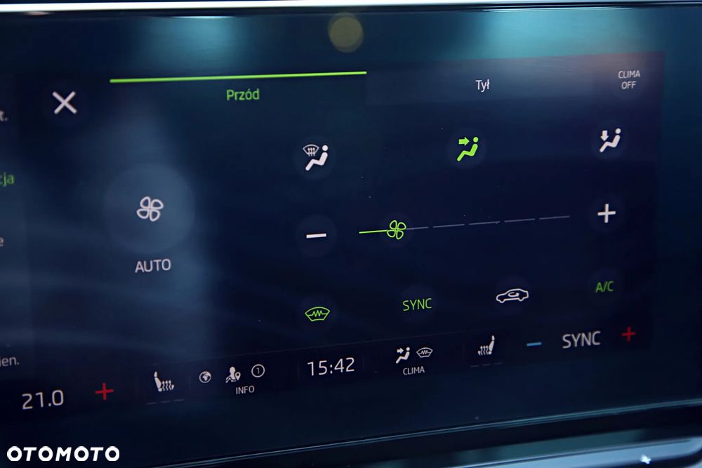 Skoda Octavia 2.0 TDI Style DSG - 37