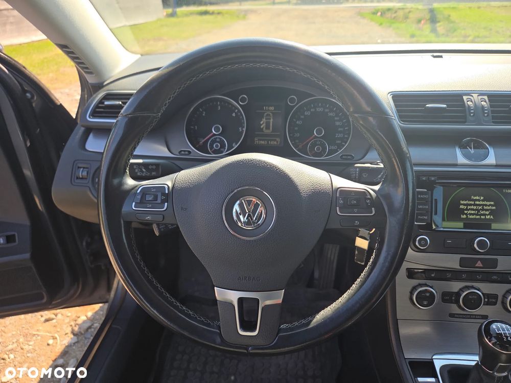 Volkswagen Passat 1.6 TDI DPF BlueMotion Technology Highline - 14