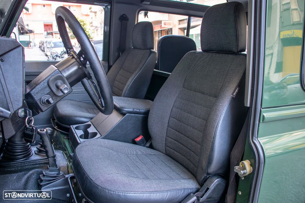 Land Rover Defender 90 2.5 TD5 Metal Top - 9