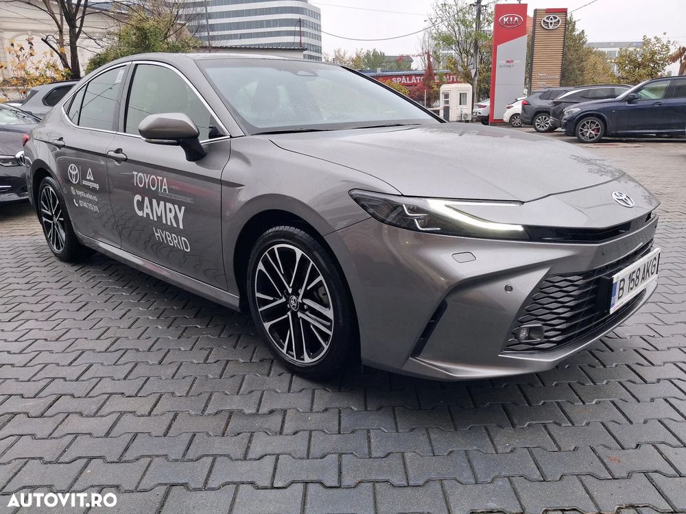 Toyota Camry - 21