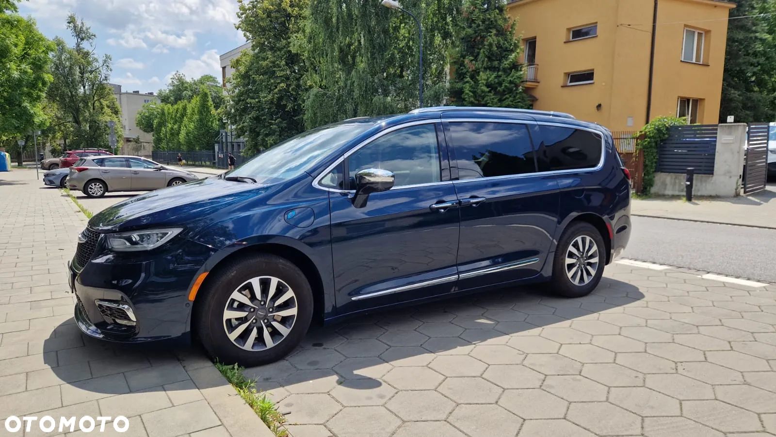 Chrysler Pacifica - 1