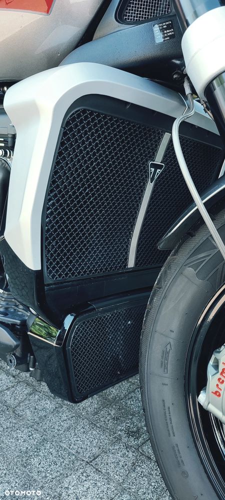 Triumph Rocket - 3
