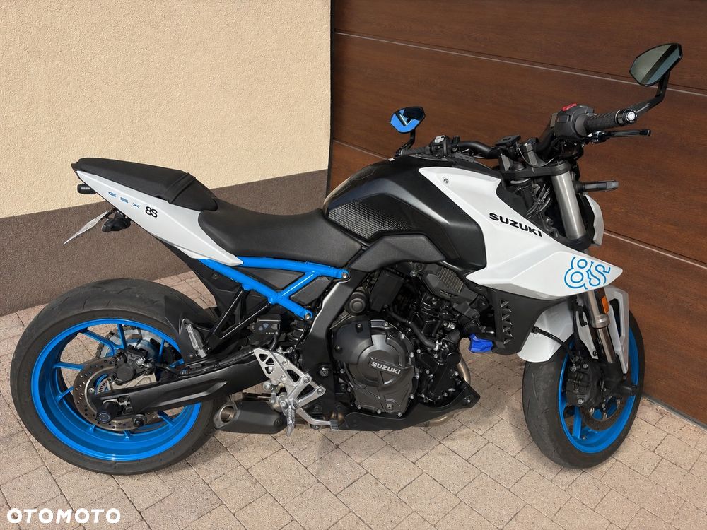 Suzuki GSX - 1