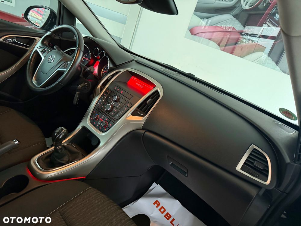 Opel Astra 1.4 Turbo - 4